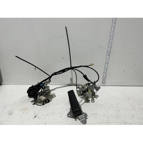 Toyota FJ Cruiser Right Rear Door Lock Assembly GSJ15 03/2011-12/2016