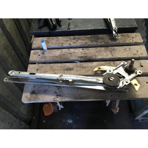 Toyota Hiace SBV Left Front Window Regulator RCH22 10/1995-02/2004