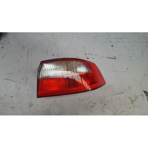 Renault Laguna S2 Hatch Right Tail Light 04/2002-09/2006