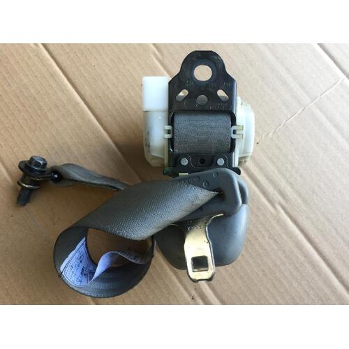 Toyota Hilux Right Rear Seatbelt GGN15 03/2005-06/2011
