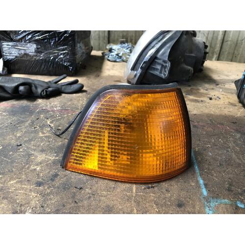 BMW 3 Series Right Corner Light 318i E36 05/1991-09/2000