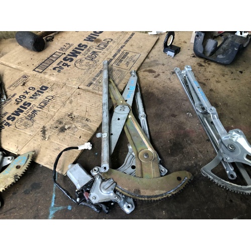 Toyota Tarago Left Front Window Regulator ACR30 06/2000-02/2006