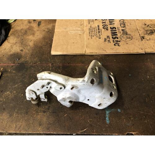 Toyota Hiace Left Rear Door Roller KDH200 03/2005-04/2019