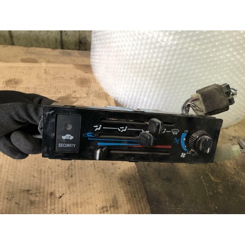 Toyota Landcruiser Heater Controls VDJ78 03/2007-Current