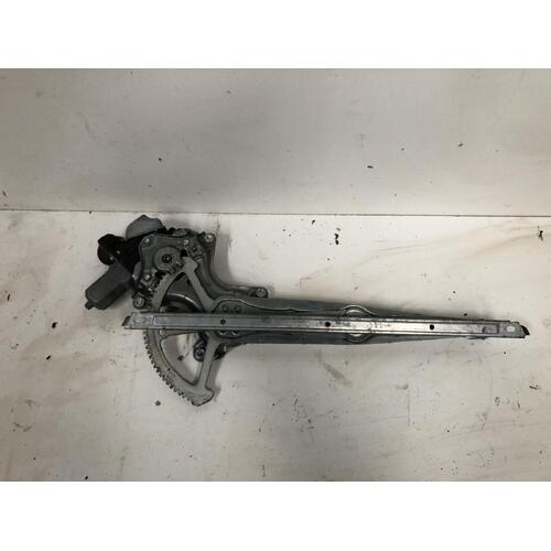 Toyota Prius-C Right Front Window Regulator NHP10 12/2011-03/2020