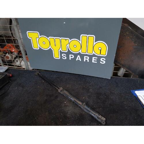 Toyota Aurion Bonnet Struts GSV50 04/2012-08/2017