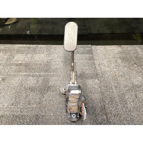 Lexus RX330 Accelerator Pedal MCU38 04/2003-11/2005
