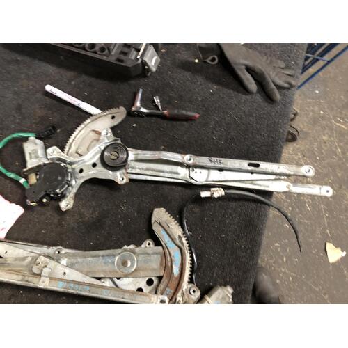 Toyota Tarago Regulator Right Front Window ACR30 06/2000-02/2006