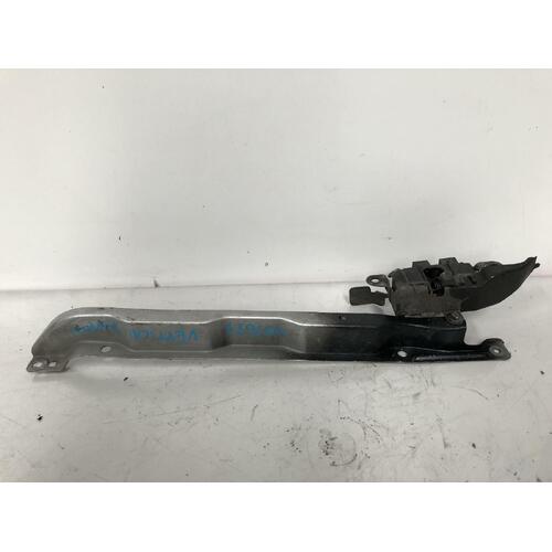 Toyota Spacia Bonnet Lock SR40 02/1998-12/2001