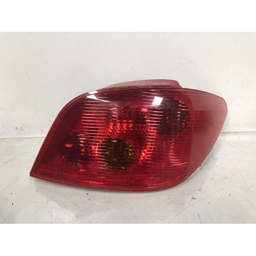 Peugeot 307 Right Tail Light T5 12/01-09/05 Hatch