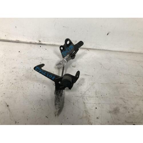 Toyota RAV4 Bonnet Latch SXA11 07/1994-06/2000