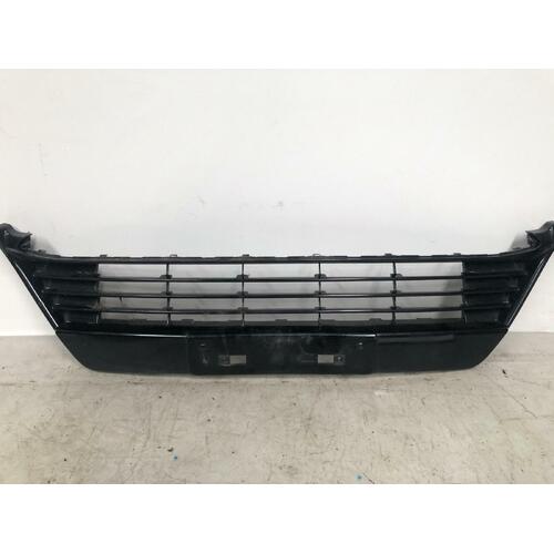 Toyota Corolla Front Bumper Grille ZRE182 10/2012-03/2015