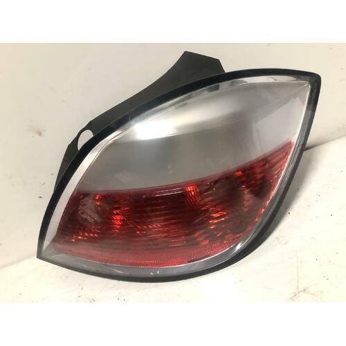 Holden Astra Right Tail Light AH Hatch 5DR 10/04-08/09