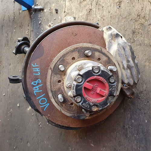 Toyota Hilus Left Front Hub IFS 4WD LN167 10/88-03/05