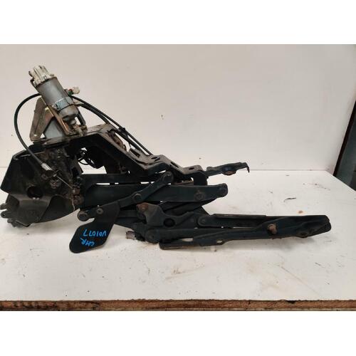 Lexus SC430 Left Bootlid Hinge UZZ40 10/2001-08/2010