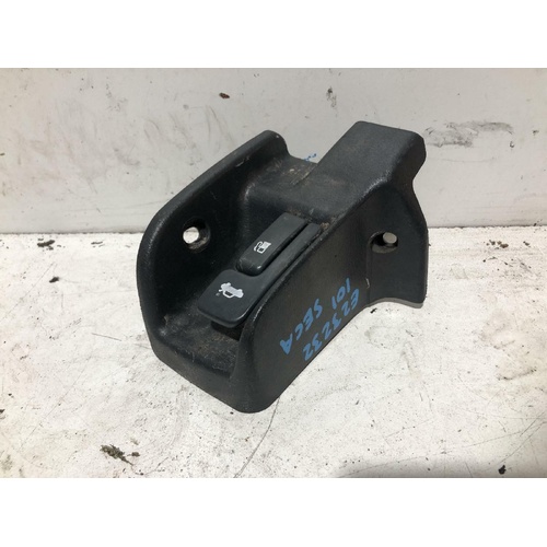 Toyota COROLLA Fuel & Boot Release Handle AE101 09/94 -10/99