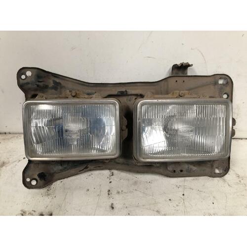 Toyota LANDCRUISER Right Head Light  87-05/90 60 Series