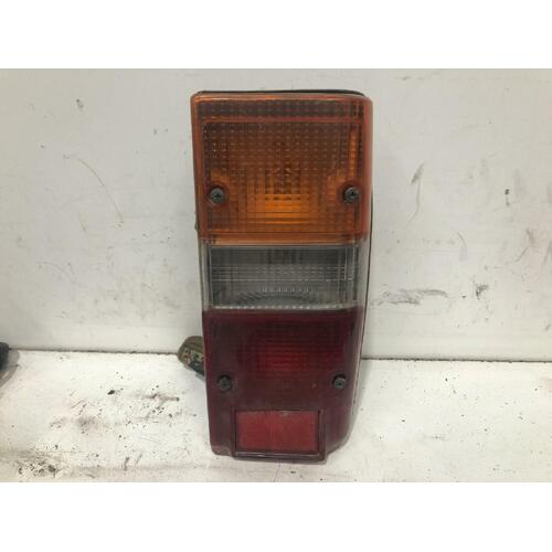 Toyota LANDCRUISER Right Tail Light HJ60 11/84-05/90 60 SERIES
