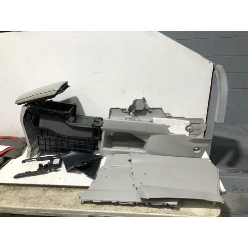 Lexus RX350 Centre Console Assembly GGL15 12/2008-08/2015