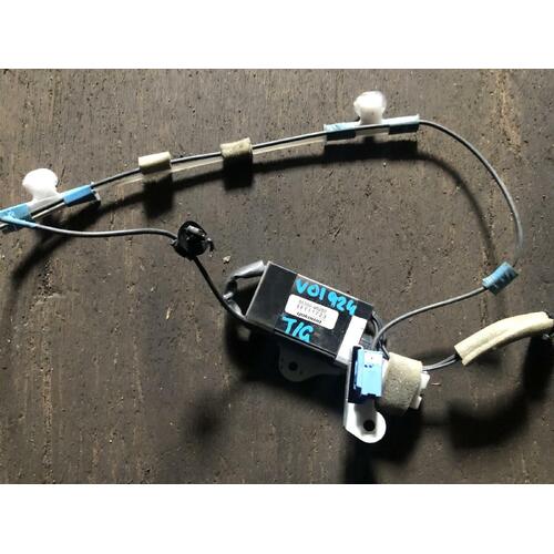Lexus RX SERIES Antenna Assy Amplifier AL10 03/09-09/15 Tailgate