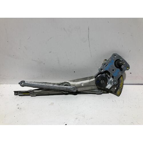 Toyota Hilux Right Front Window Regulator TGN16 03/2005-08/2005