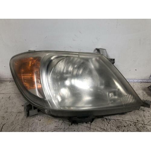 Toyota HILUX Right Headlight TGN16 10/08-06/11 Workmate