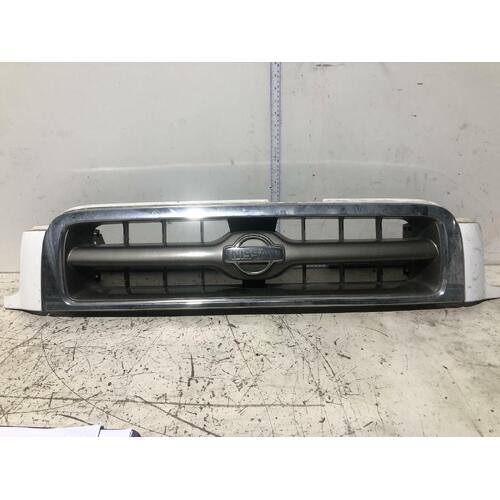 Nissan PATHFINDER Grille R50 Ti 02/99-06/05