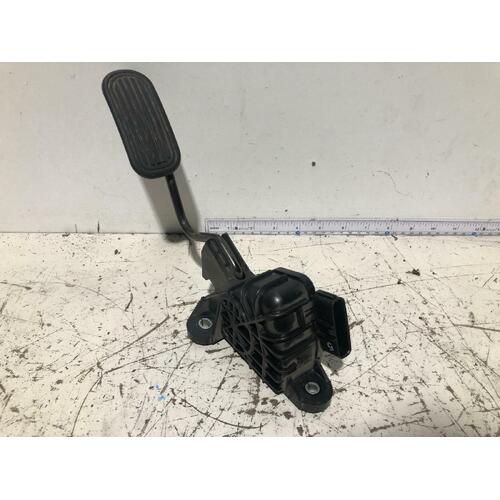 Toyota KLUGER Pedal  MCU28 Accelerator Pedal 01/01-04/07 78120-48070