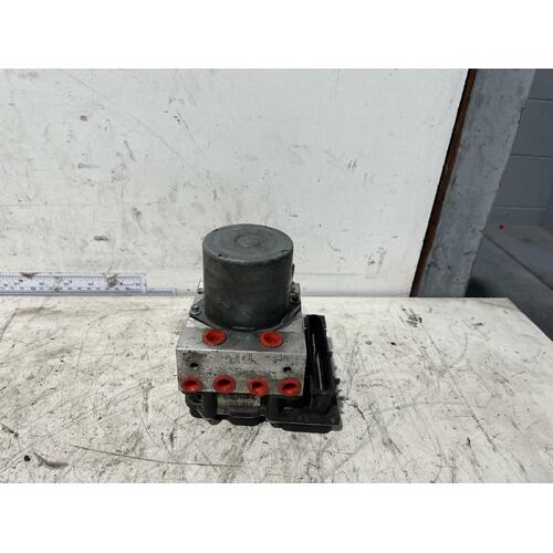 Jaguar X Type ABS Pump X400 09/01-12/10