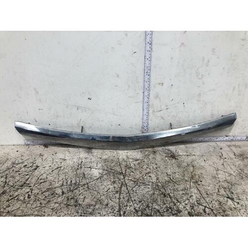 Toyota TARAGO Grille ACR30 06/03-02/06