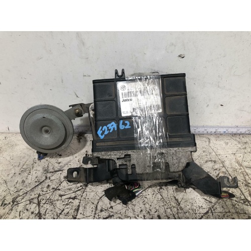 Volkswagen BORA ECU 1J V5 2.3 Auto Essence 12/99-12/05 09A927 BG