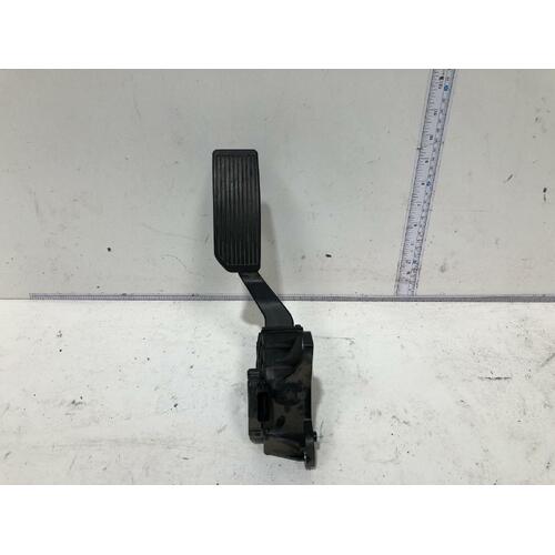 Nissan MAXIMA Accelerator Pedal J31 02/02-05/09 P/N 18002 9Y016