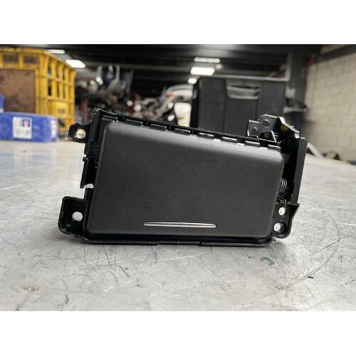 Lexus CT200H Dual USB Port / 12V 120W Port ZWA10 03/2011-Current