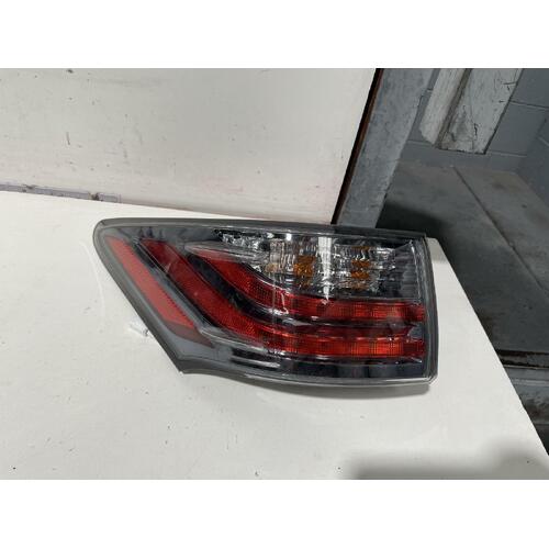 Lexus CT200H Left Tail Light ZWA10 12/2013-Current
