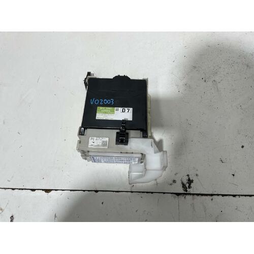 Lexus CT200H MPX Module ZWA10 03/2011-Current