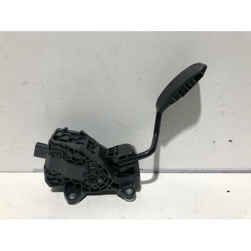 Toyota Corolla Accelerator Pedal ZWE211 07/2018-Current