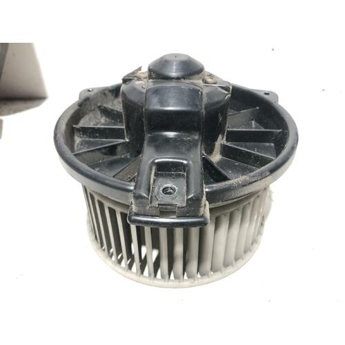 Toyota HIACE Heater Fan  Motor RZH113 11/89-09/98