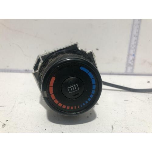 Toyota HIACE Heater Control Knob TRH/KDH 03/05-02/14 