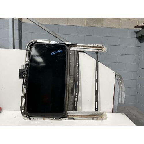 Lexus RX330 Sun Roof Assembly MCU38 04/2003-11/2005