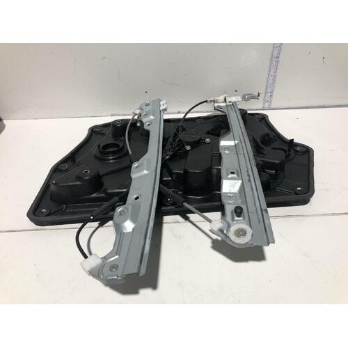 Renault Koleos Left Front WIndow Regulator H45 09/2013-04/2016