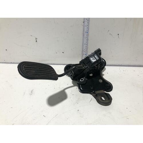 Lexus RX SERIES Accelerator Pedal XU30 01/03-02/09 P/N 78120-48070