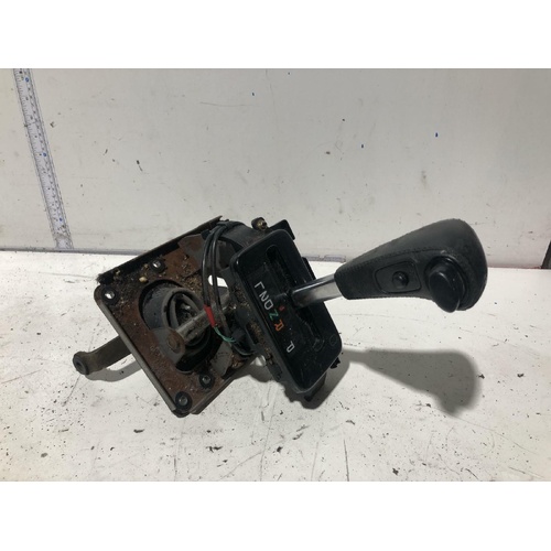 Toyota Landcruiser Gear Shifter FZJ105 04/1998-10/2007