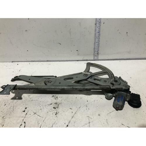 Toyota HIACE Left Front Window Reg/Motor TRH/KDH Power 03/05-04/19
