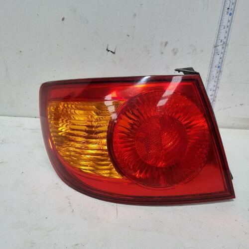 Hyundai Elantra Left Tail Light XD Hatch 11/00-09/03