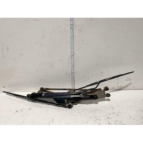 Lexus SC430 Wiper Motor UZZ40 Front 10/01-08/10 P/N 85110-24090