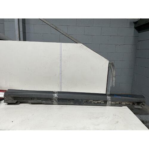 Lexus RX330 Side Skirts / Lower Side Body Moulds MCU38 01/2003-02/2009