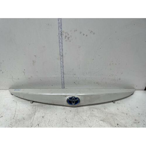 Toyota Corolla Centre Tailgate Garnish ZWE186 04/2015-06/2018