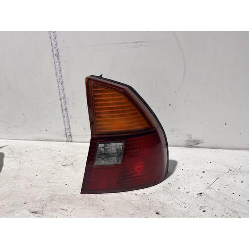 Mitsubishi MAGNA Right Taillight TF Sedan 04/96-12/98