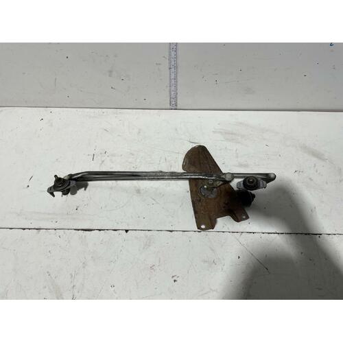 Toyota Hiace Front Wiper Assembly RZH113 11/1989-12/2004