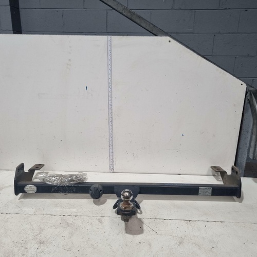 Toyota Hilux Towbar TGN16 03/05-08/15